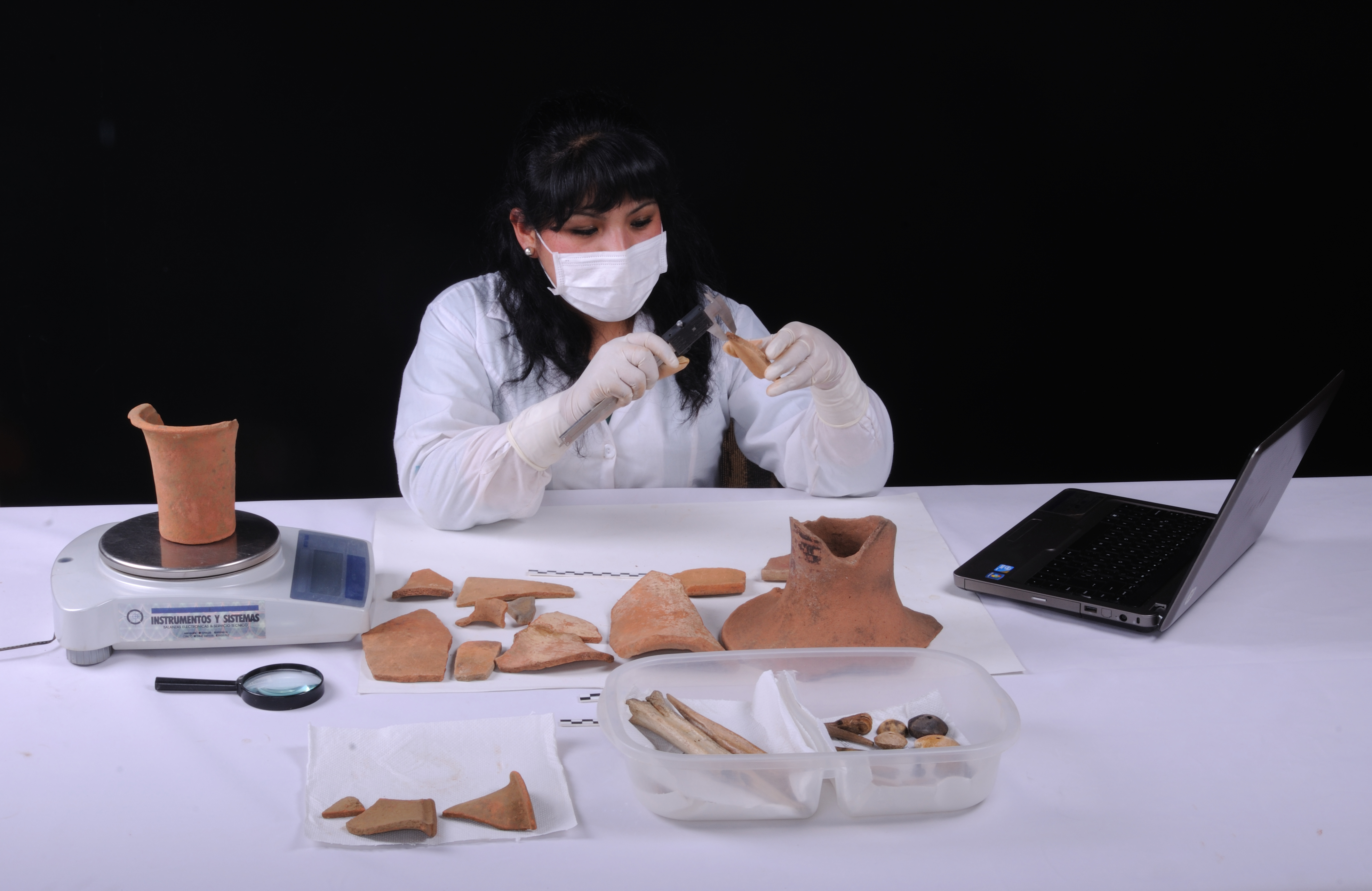 estudiante investigando 2