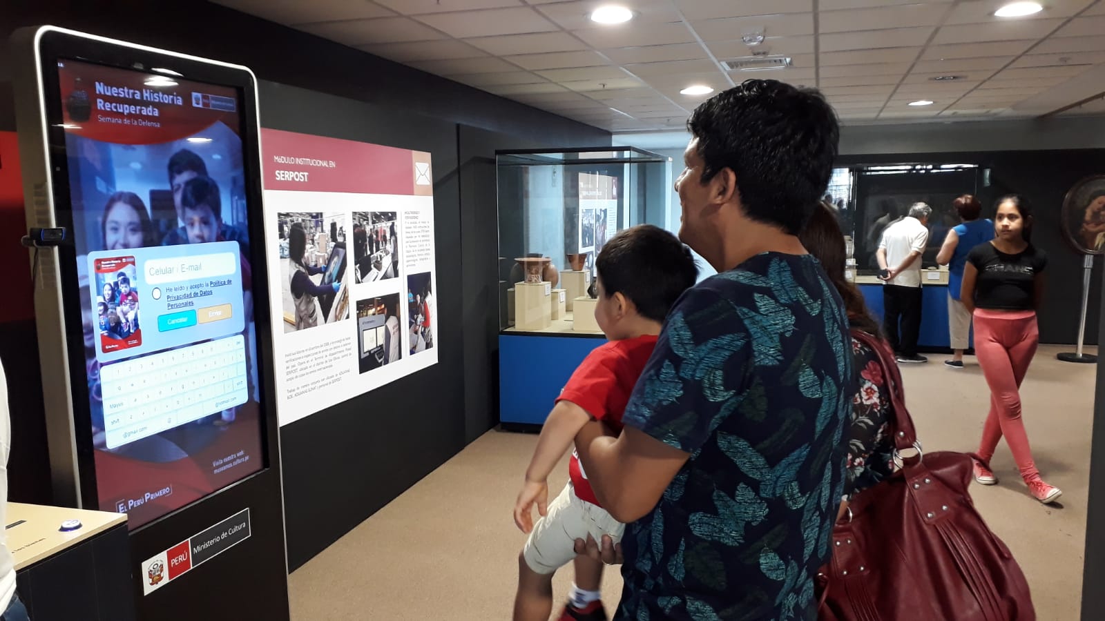 Expo en el MINCU